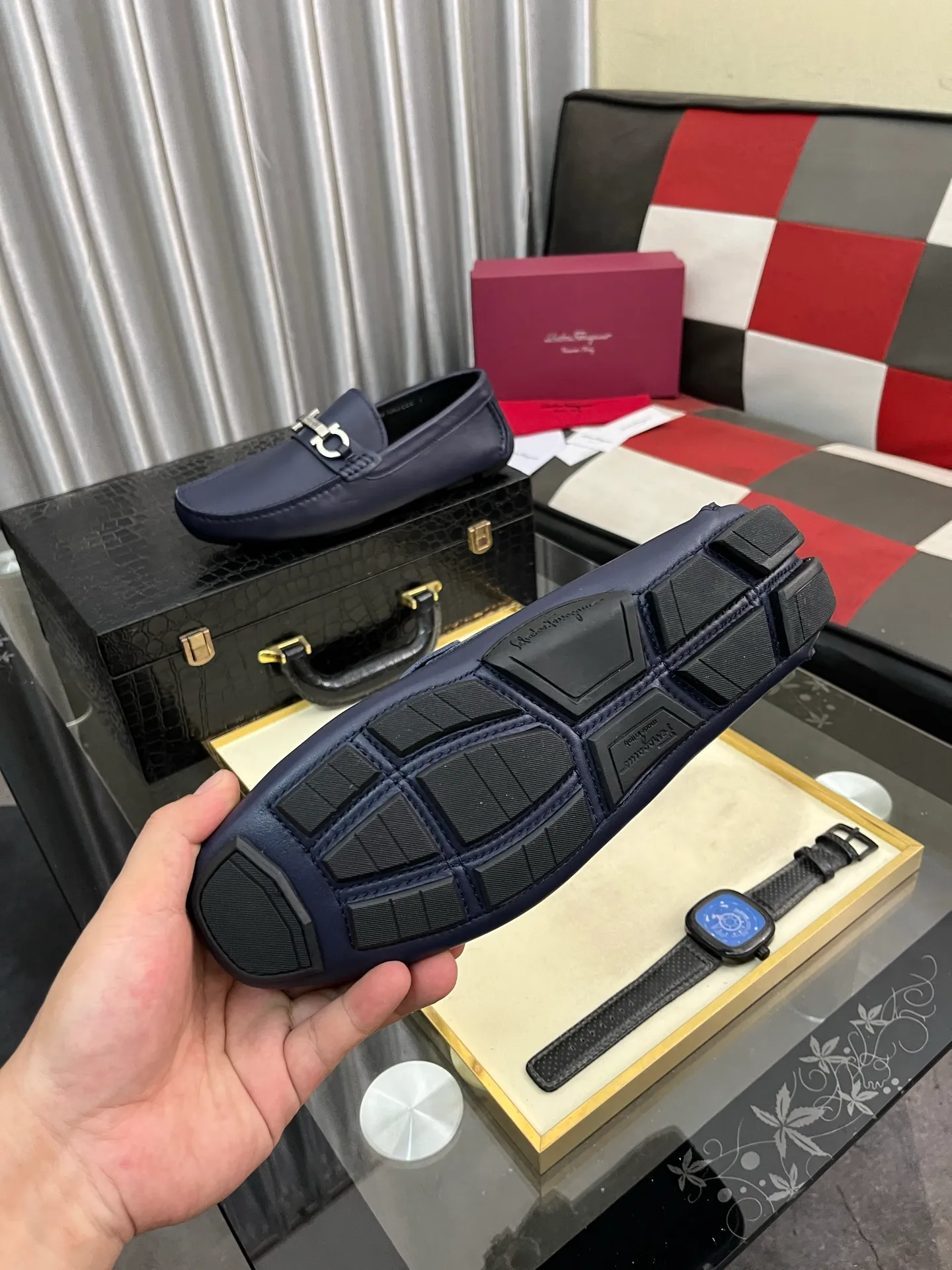 Men's shoes 💰560⌚️⌚️ Ferragamo [Ferragamo] new high-end quality framed shoes. The style is luxurious and elegant, with equal emphasis on practicality and style. We pay special attention to quality and details. The shoe last leather, workmanship and comfort are not inferior! Material: Imported first-layer soft cowhide leather upper ➕Genuine leather lining, code number: 38-446️⃣colors available